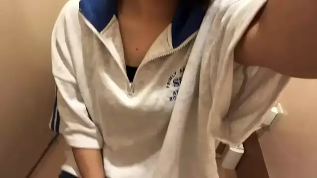 Japanese woman blows her load on super toilet after desperate onanism attempt before entrance exam