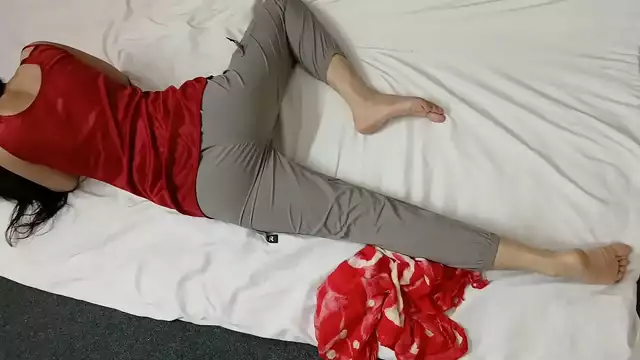 Indian College Girl Experiences Tight Pussy Fucking for the First Time in Full HD with Clear Audio