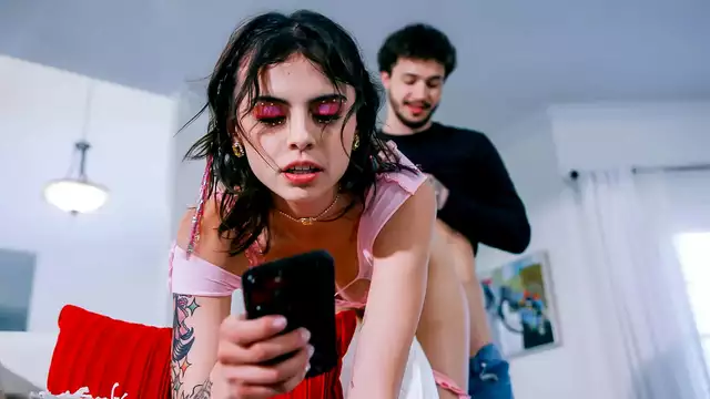 Unleash Your Wild Side with BFFs Having Some Freeuse Fun Before Heading out For an Party! FuckAnytime!