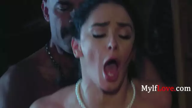 Sheena Ryder's Sensual Seduction of the Angel Slimthick Vic: A Sexy Encounter to Remember