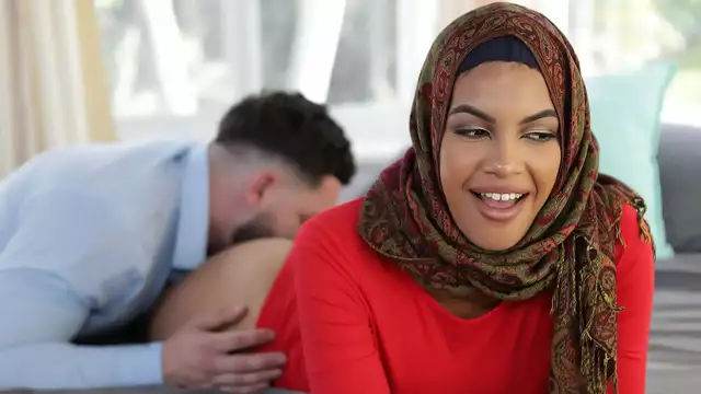 Hijab Lust: A Stepbrother's Tutorial on Pleasing a Man