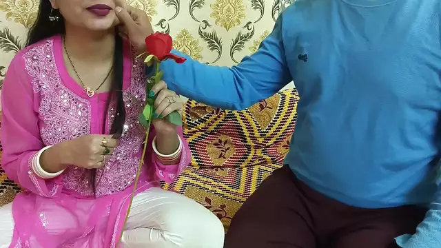 Indian Beauty Seduces Hubby With Naughty Hindi Dirty Talk During Special Valentine's Week Footjob