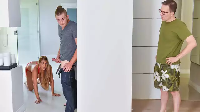 Indulge in the Forbidden Fantasy with the Seductive Stepmom Mercedes Carrera! Intimate Moments with Your Secret Crush,