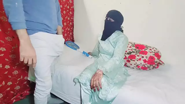 Experience the Ultimate Desi Anal Sex with Our Busty Indian Enchantress!