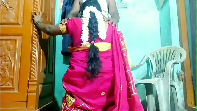 Enchanting Indian Aunty's Sensual Fuck