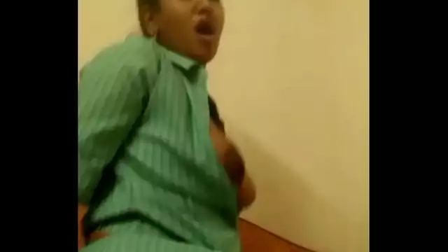Indian Desi Beauty Anuja's Intimate Solo Video Leaked: Watch Her Massage Her Perfectly Shaped Boobs!