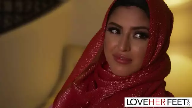 Introducing the Luscious Enchantress of the House: Cindy Kimberly Speaks on Her Alluring Figure Secrets!