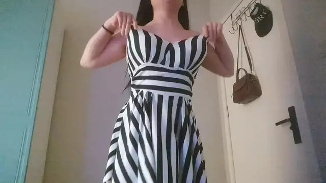 Japanese Apartment Building Hosts Skinny 'Nude' Girls Serving 'Poison Dragon'