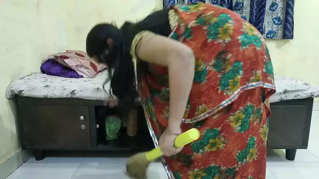 Beauty Secrets of a Desi Aunty Revealed: How She Maintains Her Home's Cleanliness and Her Curvy Figure
