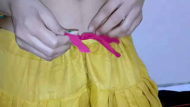 Mesmerizing Punjabi Beauty Seduces with Her Curves