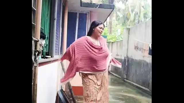 Experience the Alluring Charm of this Indian MILF's Sensual Bath Time Ritual