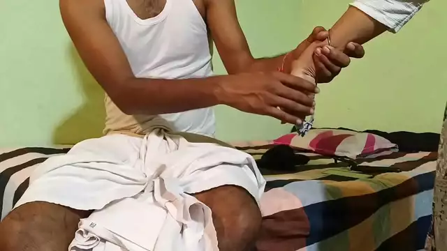 Desi Beauty's Daughter Gets Pakkaud by My Hubby after Sexual Encounter - Must Watch!