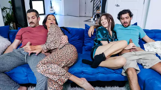 Indulge in a Luscious Family Foursome with a Steamy StepMILF and Her Enchanting StepDaughter - FamSuck