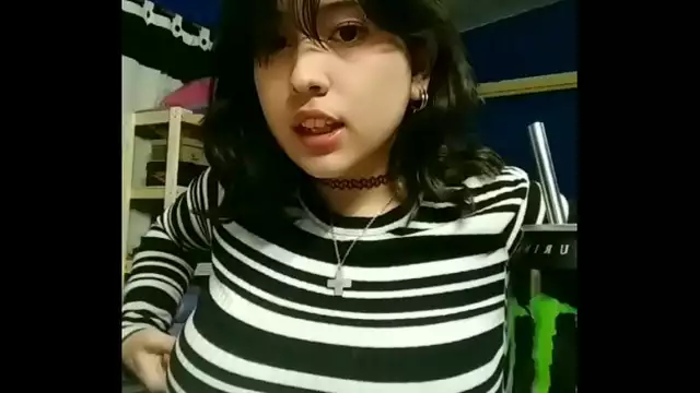 Swoon-worthy Curvy Woman Shows Off Her Sexy Assets - Must-See!