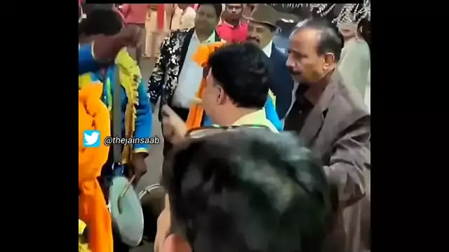 Desi dick swinging and playing session