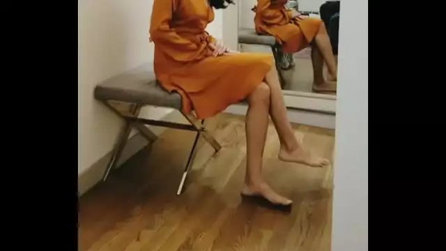 Busty Indian Girl sexy cleavage