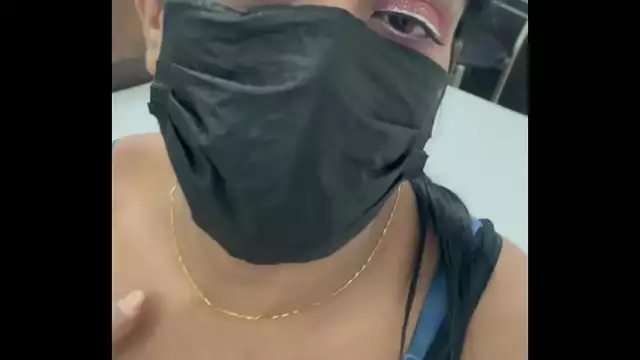 Indian shemale fingering pussy and moaning in hindi