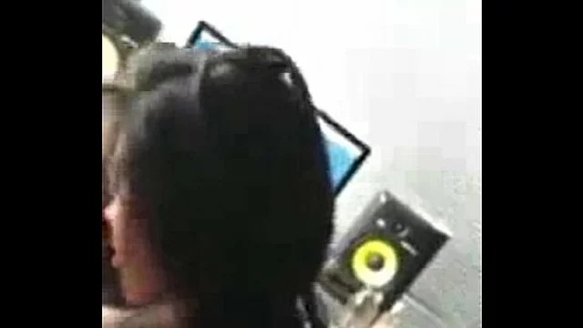 indian girl giving blowjob to boyfriend