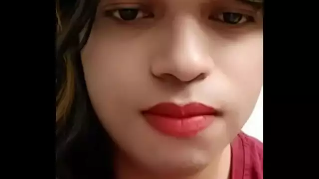 Desi Indian Shemale TS Zoey Leone shows her blowjob skills