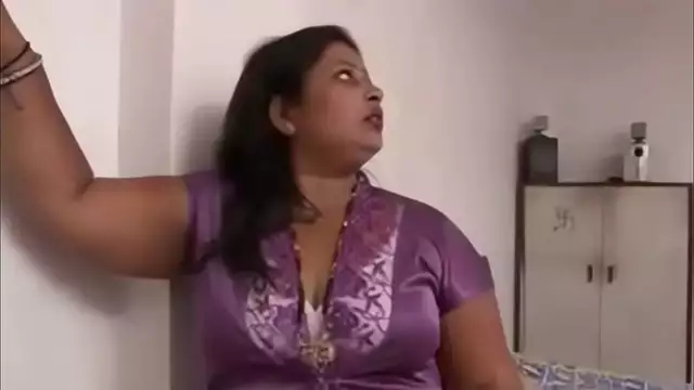Indian lady fucking a strange man in her home