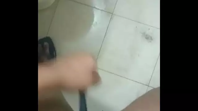 wasroom  with fingering and shawar desi girl