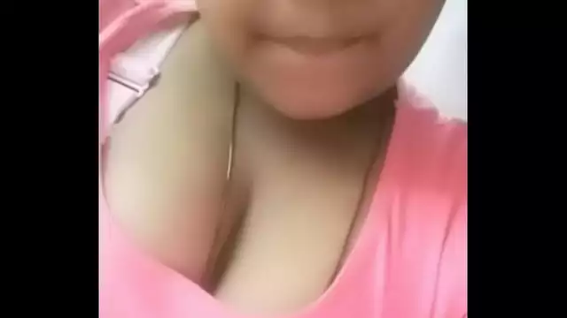 Desi girl p&period; Mpl boobs show in cam