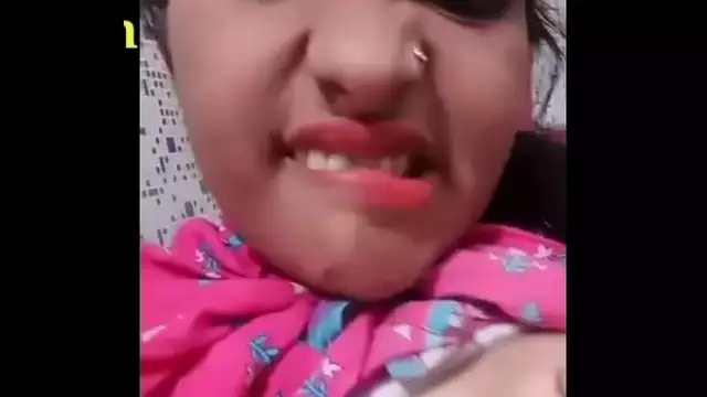 Desi Indian teen girl making her nude Video for her boyfriend