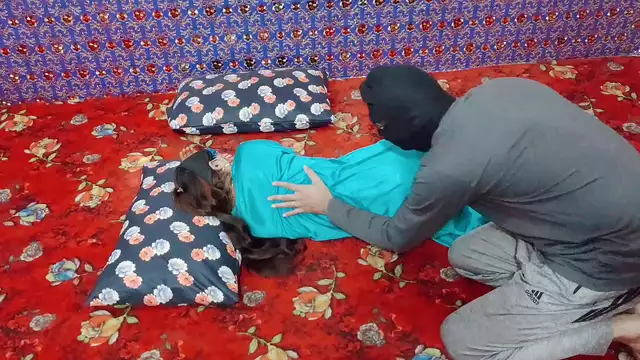 Driver Seducing Indian Madame and Fucked with her