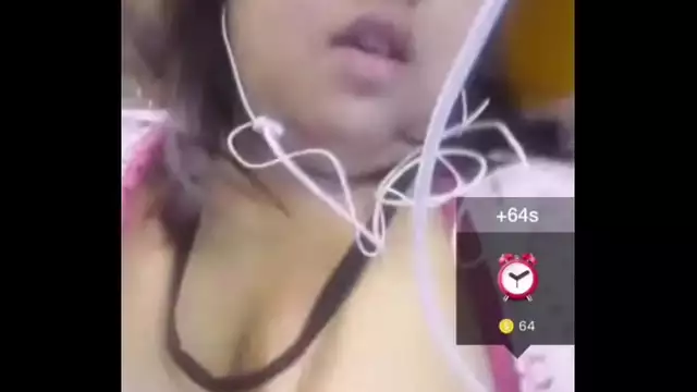 Indian  girl showing on spark app