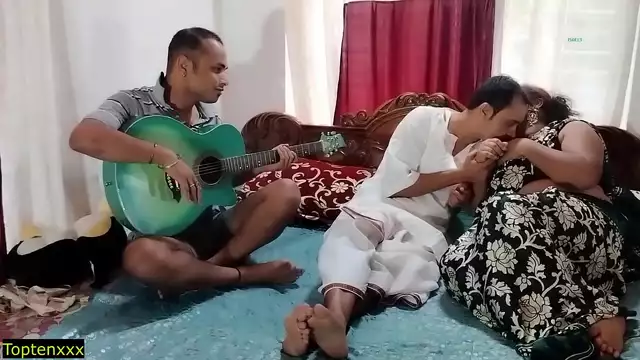 Indian Village Wife fucking Infront of Husband&excl; Viral Sex