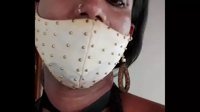 Indian crossdresser slut Lara D'Souza sexy in lycra saree