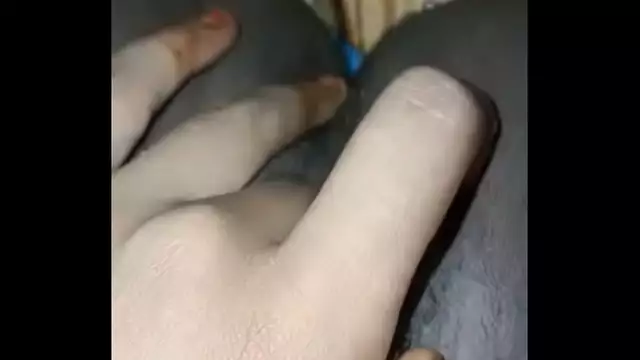 Indian desi girl fingering jusi pusy