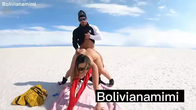 Cogiendo salvagemente en el desierto de sal mas grande del mundo  Mira este macho&nbsp;cogiendome duro a 3600m sobre el nivel del mar&period;&period;&period;&period; Video completo &lpar;15min&rpar; en bolivianamimi&period;tv