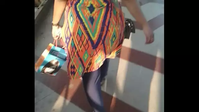 Big Indian aunty ass walking