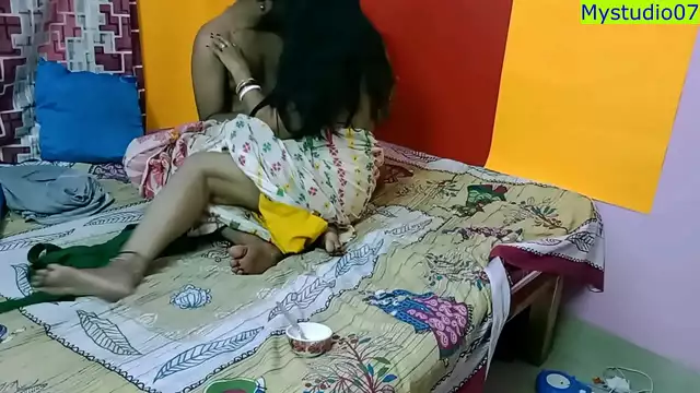 Indian Bengali xxx Bhabhi amateur fucking with handsome devor&excl; Hindi hot sex with clear audio
