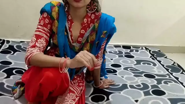 Desi stepmom giving blowjob to young boy xxx with Hindi audio&comma; dirty talk&comma; saarabhabhi6