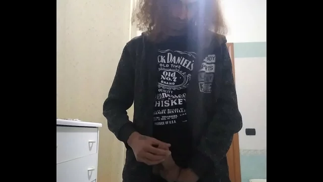 Finalmente corono il mio sogno&period;Il mio desiderio pi&ugrave; grande&period;Ora mi sento realizzato insieme a te&period;&Eacute; potevi dirlo prima che mi stavi facendo le fusa&period;Ora capirai quanto ti voglio bene&period;Il tuo ex&quest; &Egrave; 