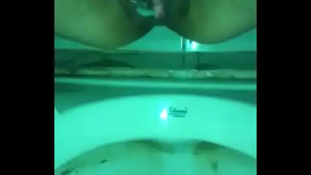 Desi indian wife pissing