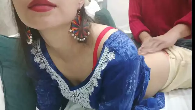 Desisaarabhabhi - Stepmother shares a bed with her stepson who took the opportunity to touch her and grab her in the ass when she was resting in Hindi audio