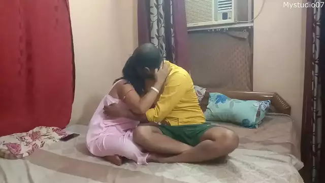 Desi romantic vhabi sex in desi style&comma; Homemade with clear hindi audio&excl;&excl;