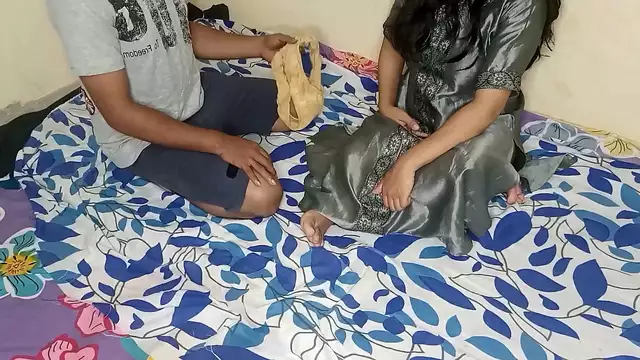 Fucking XXX stepsister While caught her changing clothes&excl; hindi audio