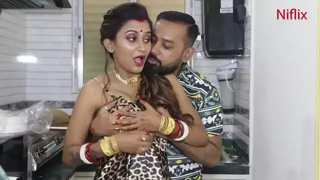 India's Latest Sensation ~ Hot & Sexy Newlywed Couple's Kitchen Romp!