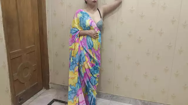 When touched her&comma; she got hot and took his big cock in her pussy&period; in clear hindi voice