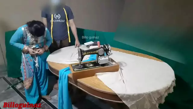 Desi housewife fucked by tailor very hot and clear hindi audio&period;desi indian bhabhi went to get clothes stitched then tailor fucked her