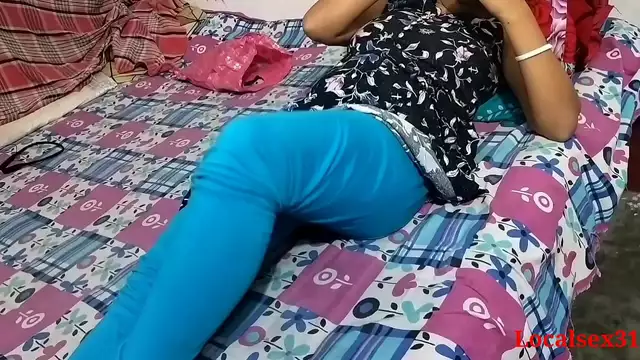 Housewife Sex In Bed With Desi Boy &lpar; Official Video By Localsex31&rpar;