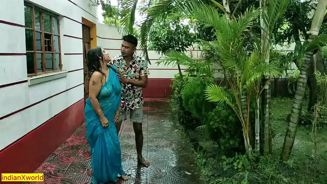 Indian Hot Aunty Outdoor Sex at Rainy Day&excl; Hardcore Sex
