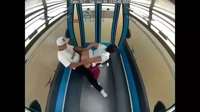 JAV Idol Risa Yoneda Rides the Cable Car and Gets Caught!