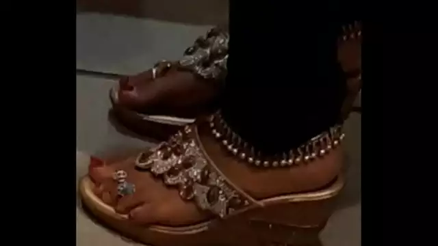 Feet lovers part 3&period; Enjoy pics of Indian women feet&period;
