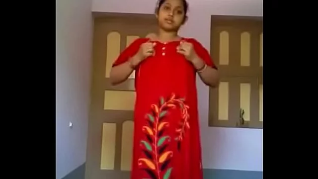 Desi teen showing boobs n shaved pussy