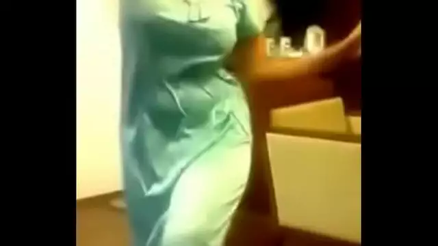 HOT SEXY INDIAN-DESI BOUNCING BOOBS DANCE- RARE HIGH